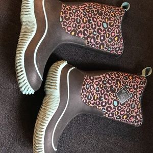 Girls Muck boots size 3